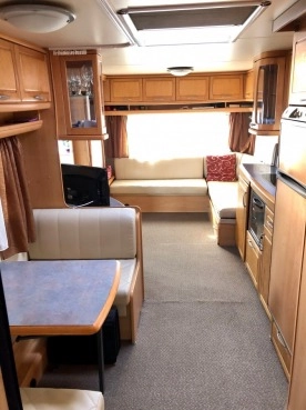                         Hobby UK 660 Special Exclusive z przedsionkiem Hypercamp Obelink - zdjęcie 3
                        