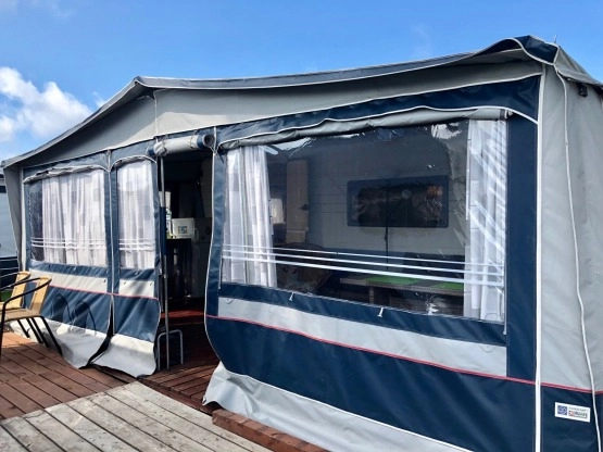                         Hobby UK 660 Special Exclusive z przedsionkiem Hypercamp Obelink - zdjęcie 6
                        