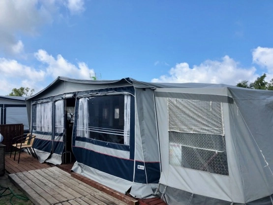                         Hobby UK 660 Special Exclusive z przedsionkiem Hypercamp Obelink - zdjęcie 7
                        