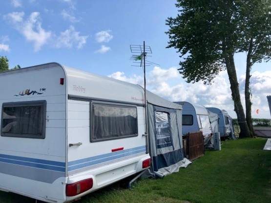                         Hobby UK 660 Special Exclusive z przedsionkiem Hypercamp Obelink - zdjęcie 8
                        