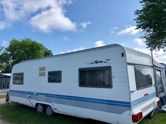                         Hobby UK 660 Special Exclusive z przedsionkiem Hypercamp Obelink - zdjęcie 9
                        