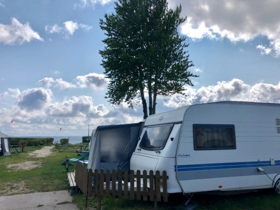                         Hobby UK 660 Special Exclusive z przedsionkiem Hypercamp Obelink - zdjęcie 10
                        