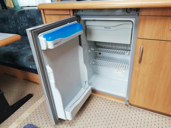                         Przyczepa Hobby 495 - zdjęcie 2
                        