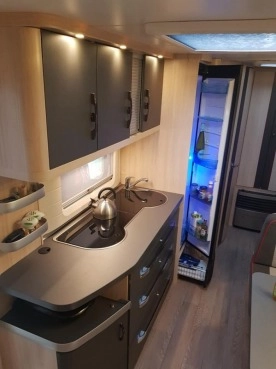                         HOBBY 545 KMF, 2016, 6 OSOBOWA, RODZINNA - zdjęcie 8
                        