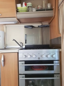                         Sprzedam KAMPERA na Peugeot Boxer 2,2, 2007 r. - zdjęcie 5
                        