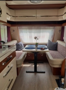                         Przyczepa Kempingowa Hobby 495 WFB Excellent 2018 - zdjęcie 2
                        