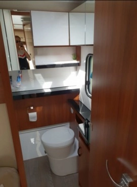                         Przyczepa Kempingowa Hobby 495 WFB Excellent 2018 - zdjęcie 5
                        