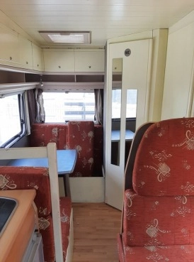                         Camper Fiat Ducato rocznik 90. 1,9 diesel, 5 biegowy - zdjęcie 14
                        