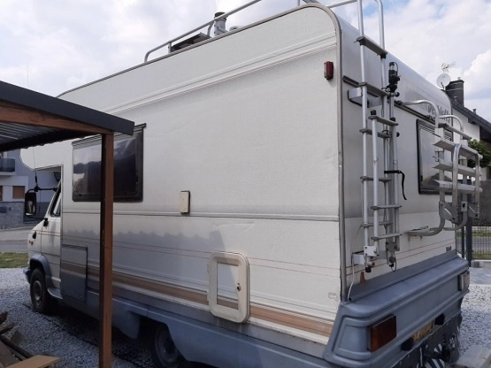                         Camper Fiat Ducato rocznik 90. 1,9 diesel, 5 biegowy - zdjęcie 2
                        