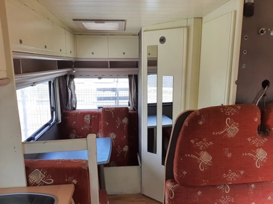                         Camper Fiat Ducato rocznik 90. 1,9 diesel, 5 biegowy - zdjęcie 3
                        