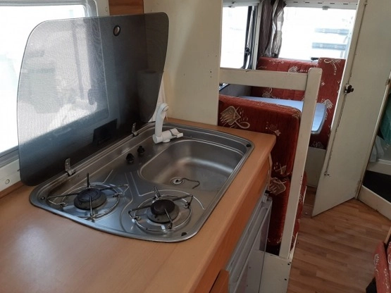                         Camper Fiat Ducato rocznik 90. 1,9 diesel, 5 biegowy - zdjęcie 4
                        