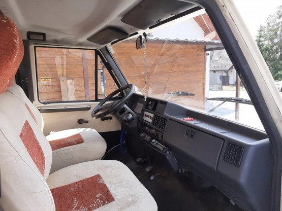                         Camper Fiat Ducato rocznik 90. 1,9 diesel, 5 biegowy - zdjęcie 9
                        