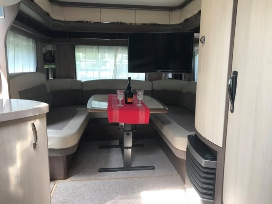                         PRZYCZEPA KEMPINGOWA - HOBBY 610 PRESTIGE - zdjęcie 2
                        