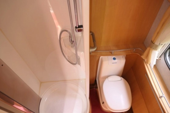                         Przyczepa kempingowa Sterling Moonstone 2002 rok - zdjęcie 3
                        