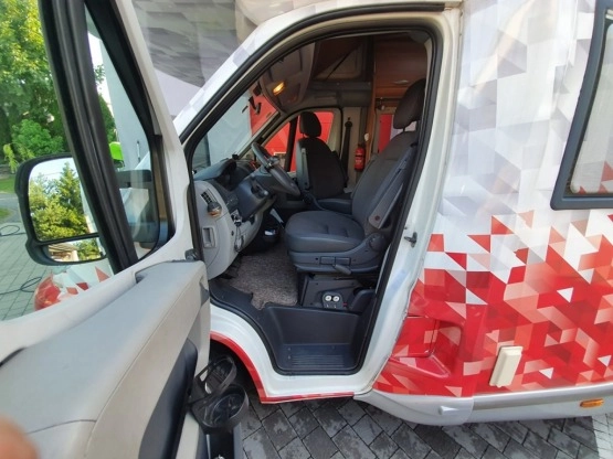                         Kamper Chausson 2007, 3.0, 6 os. - zdjęcie 16
                        