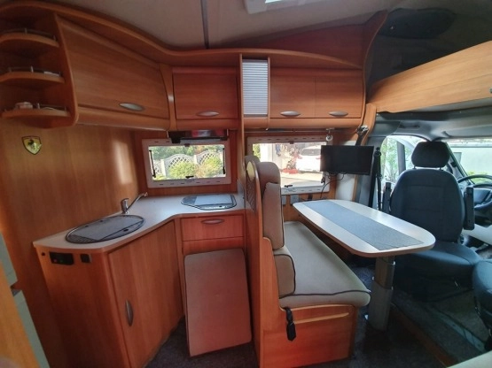                         Kamper Chausson 2007, 3.0, 6 os. - zdjęcie 19
                        