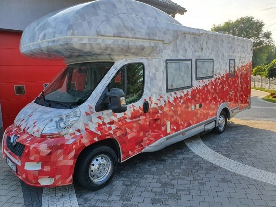                         Kamper Chausson 2007, 3.0, 6 os. - zdjęcie 1
                        