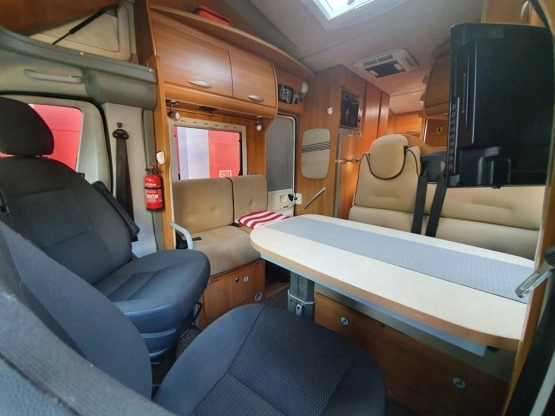                         Kamper Chausson 2007, 3.0, 6 os. - zdjęcie 20
                        