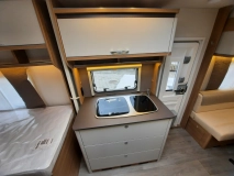                         aneks kuchenny - Nowa przyczepa kempingowa Burstner Premio Plus 520 TL 
                        