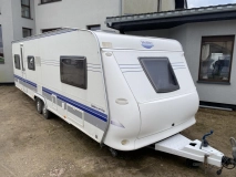                         przód - Przyczepa kempingowa Hobby Prestige 720 UML 
                        