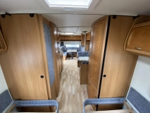                         korytarz - Przyczepa kempingowa Hobby Prestige 720 UML 
                        