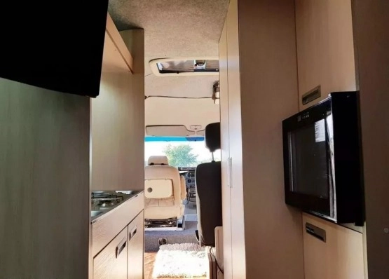                         Mercedes Sprinter Maxi 2005 313 cdi - zdjęcie 4
                        