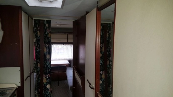                         Przyczepa kempingowa skandynawskiej produkcji SOLIFERT typ 6702i, dla 6 osób, długość 8660 mm - zdjęcie 18
                        