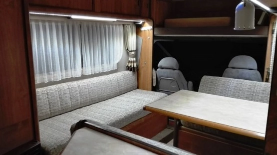                         Kamper Ford Transit całkowicie odnowiony 1988/1994 - zdjęcie 3
                        