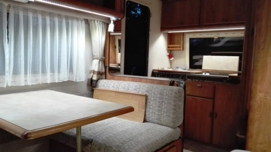                         Kamper Ford Transit całkowicie odnowiony 1988/1994 - zdjęcie 5
                        