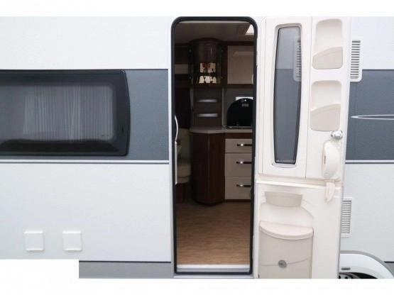                         Hobby Exellent 540 UFE, 2013/2014 - zdjęcie 15
                        