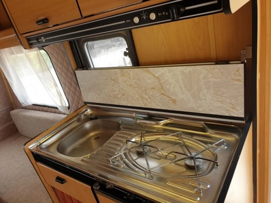                         Burstner Club 390 - DMC 900 kg - zdjęcie 6
                        