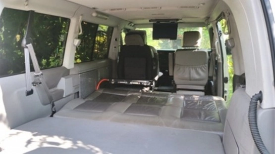                         VW Multivan z wyposażeniem kamperowym. - zdjęcie 9
                        