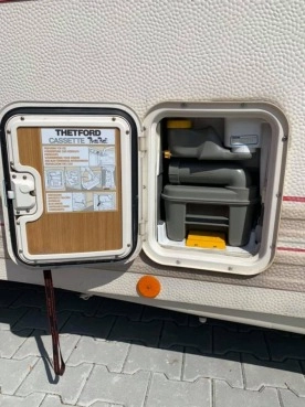                         Przyczepa kempingowa Dethleffs - zdjęcie 12
                        