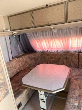                         Przyczepa kempingowa Dethleffs - zdjęcie 3
                        