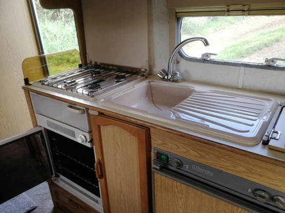                         Przyczepa kempingowa Vanroyce 520/4 - zdjęcie 28
                        