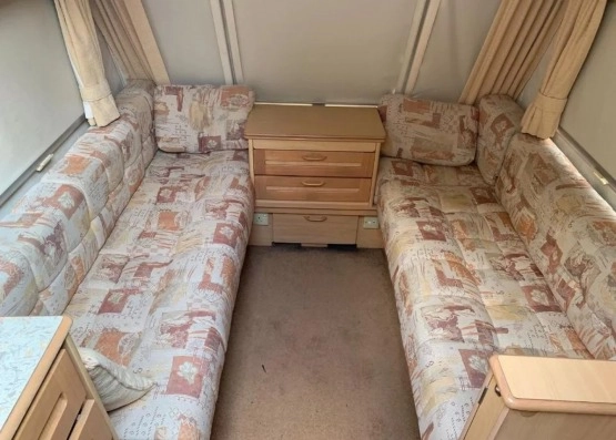                         Przyczepa Elddis z 2002 roku - zdjęcie 2
                        