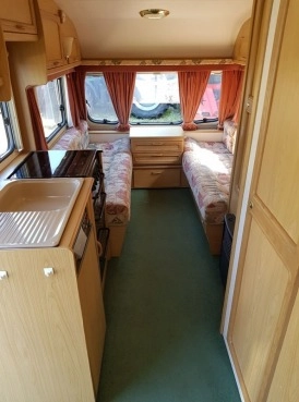                         Zadbana przyczepa Bailey Ranger 500/5 z przedsionkiem i piekarnikiem - zdjęcie 16
                        