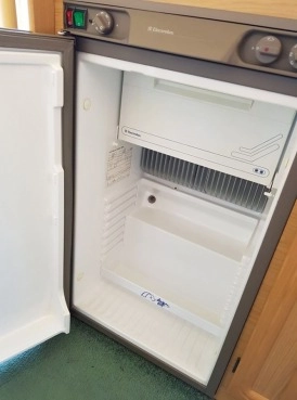                         Zadbana przyczepa Bailey Ranger 500/5 z przedsionkiem i piekarnikiem - zdjęcie 5
                        