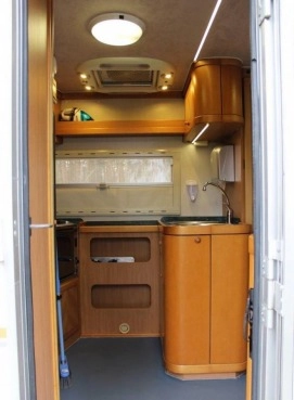                         KAMPER IVECO MOBILVETTA EURO YACHT 170 LX - zdjęcie 15
                        