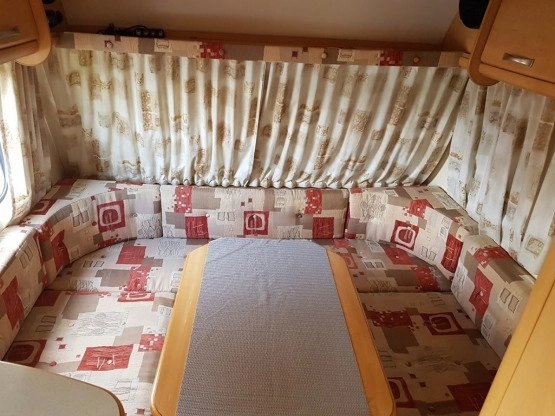                         Przyczepa kempingowa Bailey Discovery 2004 mover, przedsionek - zdjęcie 10
                        