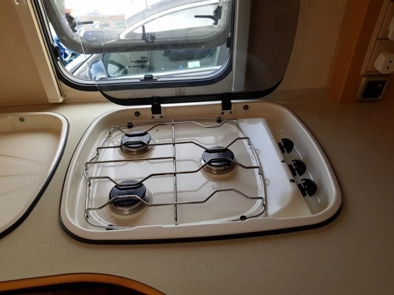                         Przyczepa kempingowa Bailey Discovery 2004 mover, przedsionek - zdjęcie 7
                        