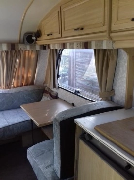                         Przyczepa kempingowa Elddis Hurricane - zdjęcie 10
                        