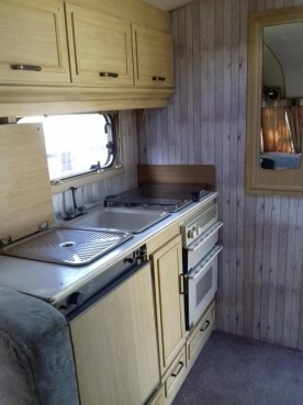                         Przyczepa kempingowa Elddis Hurricane - zdjęcie 7
                        