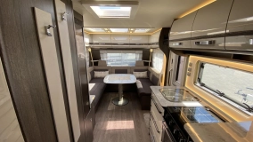                         Fendt Diamant 650 SGD – model 2022, najwyższy model Fendt z oddzielnymi łóżkami oraz prysznicem - zdjęcie 5
                        