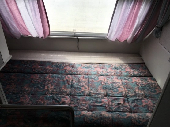                         Przyczepa kempingowa Beyerland Vitesse 430-MD - zdjęcie 15
                        