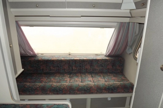                         Przyczepa kempingowa Beyerland Vitesse 430-MD - zdjęcie 19
                        