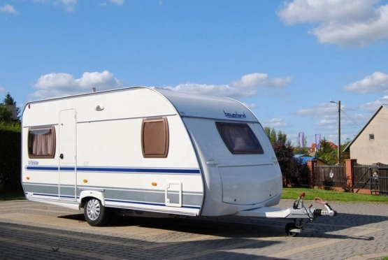                         BEYERLAND Idealne wnętrze! 4 os. z WC! Ciepła woda! Bagażnik DMC 1300 kg - zdjęcie 1
                        