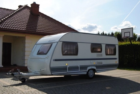                         BEYERLAND Idealne wnętrze! 4 os. z WC! Ciepła woda! Bagażnik DMC 1300 kg - zdjęcie 5
                        