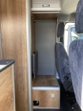                         Ford Transit Kamper VAN automat 185KM, panel słoneczny, 6m długości, FV 23%, camper  - zdjęcie 14
                        