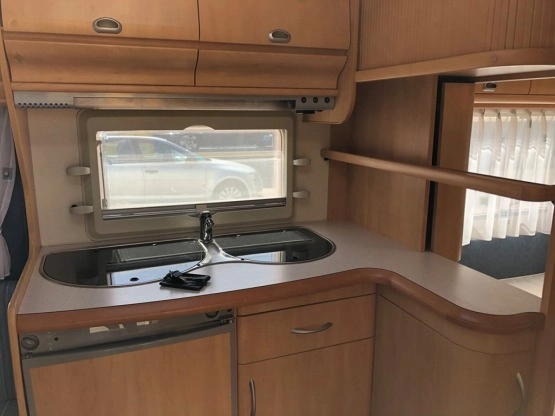                         Przyczepa kempingowa Hobby De Luxe Easy 460 - zdjęcie 2
                        